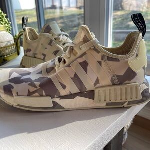 ADIDAS NMD R1 EF4262 US MENS SIZE 10.5 CAMO FRACTAL PACK BEIGE SAND